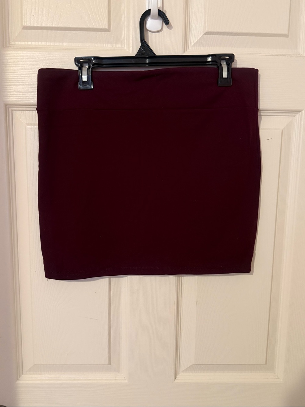 Stretch Mini Skirt in Wine